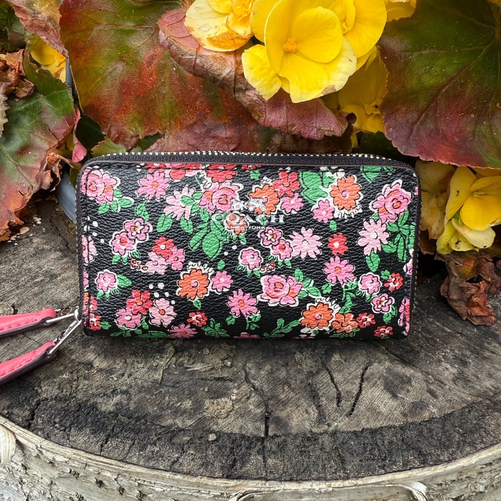 Coach double zip Pansy Cluster
